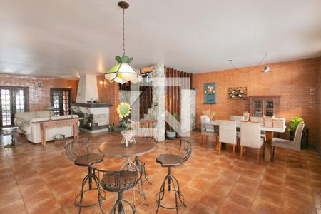 Sala de casa para alugar com 5 quartos, 555m² em São Luiz, Belo Horizonte