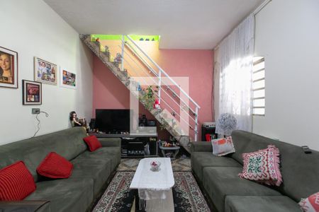 Sala de casa à venda com 6 quartos, 200m² em Conjunto Habitacional Aguia de Haia, São Paulo