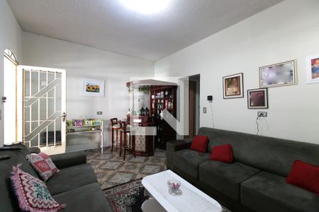Sala de casa à venda com 6 quartos, 200m² em Conjunto Habitacional Aguia de Haia, São Paulo