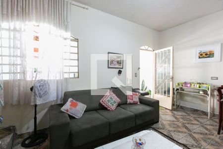 Sala de casa à venda com 6 quartos, 200m² em Conjunto Habitacional Aguia de Haia, São Paulo