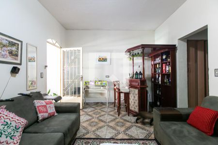 Sala de casa à venda com 6 quartos, 200m² em Conjunto Habitacional Aguia de Haia, São Paulo