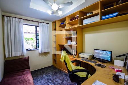 Quarto 1 de casa de condomínio à venda com 5 quartos, 243m² em Del Castilho, Rio de Janeiro