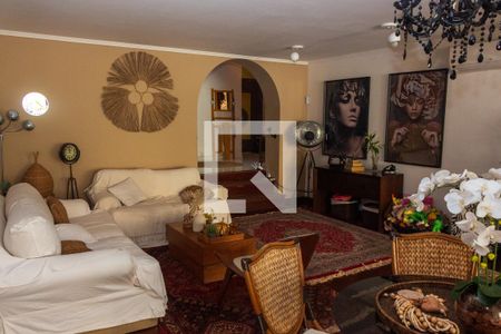 Sala de casa à venda com 4 quartos, 800m² em Interlagos, São Paulo