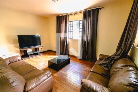 Quarto 1 de casa à venda com 4 quartos, 250m² em Itatiaia, Belo Horizonte