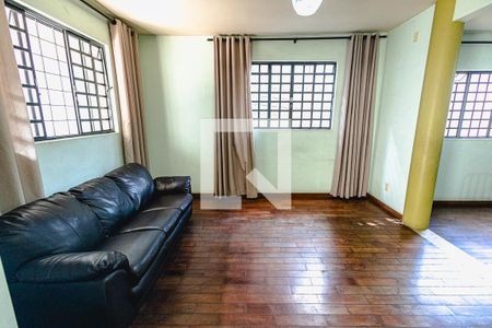 Sala de casa à venda com 4 quartos, 250m² em Itatiaia, Belo Horizonte