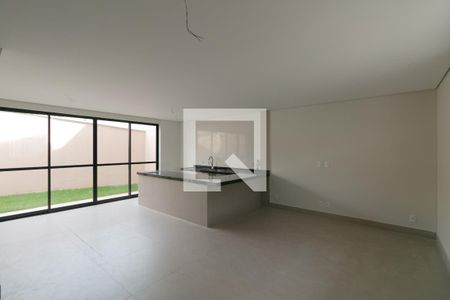 Sala/Cozinha de casa à venda com 3 quartos, 140m² em Vila Cloris, Belo Horizonte