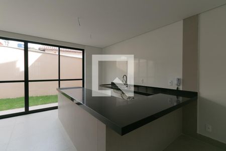 Sala/Cozinha de casa à venda com 3 quartos, 140m² em Vila Cloris, Belo Horizonte