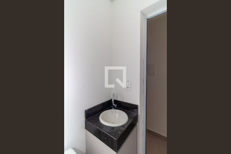 Banheiro de apartamento para alugar com 1 quarto, 28m² em Vila Lucia, São Paulo