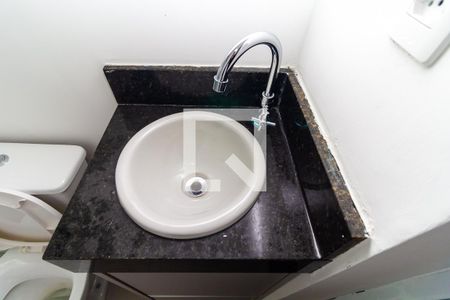 Banheiro de apartamento para alugar com 1 quarto, 28m² em Vila Lucia, São Paulo