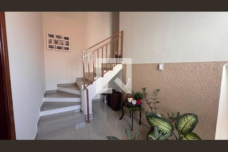 Escada de casa para alugar com 3 quartos, 110m² em Jardim Santa Eudoxia, Campinas