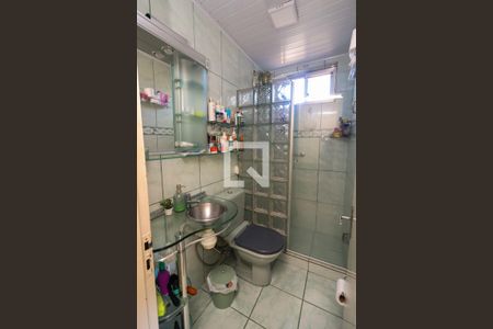 Banheiro de apartamento à venda com 1 quarto, 44m² em Azenha, Porto Alegre