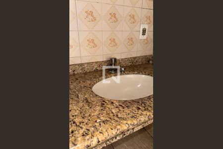 Banheiro de apartamento à venda com 1 quarto, 63m² em Vila Proost de Souza, Campinas