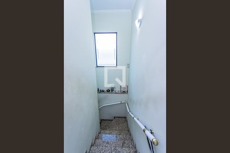 Escada de casa à venda com 4 quartos, 168m² em São Domingos, São Paulo