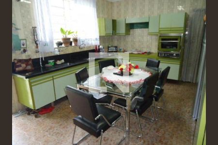 Casa à venda com 3 quartos, 180m² em Parque São Jorge, São Paulo