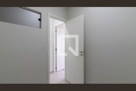 Quarto 2 de apartamento para alugar com 2 quartos, 40m² em Jardim Popular, São Paulo