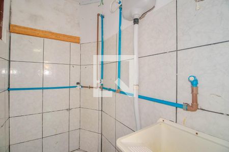 Banheiro de kitnet/studio para alugar com 1 quarto, 30m² em Costa E Silva, Porto Alegre