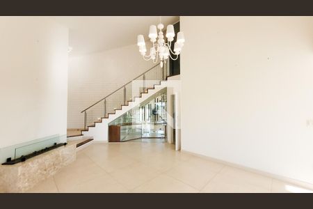 Sala de casa de condomínio para alugar com 3 quartos, 377m² em Conjunto Habitacional Vila Santana (sousas), Campinas