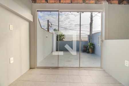 Sala - Varanda de casa à venda com 2 quartos, 138m² em Costa E Silva, Porto Alegre