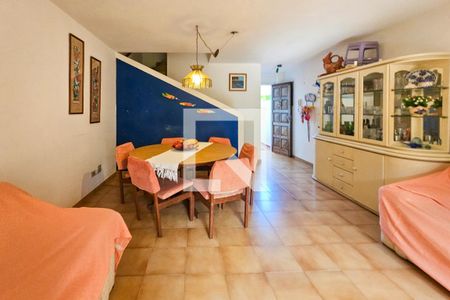 Sala de casa de condomínio para alugar com 2 quartos, 110m² em Tortuga, Guarujá