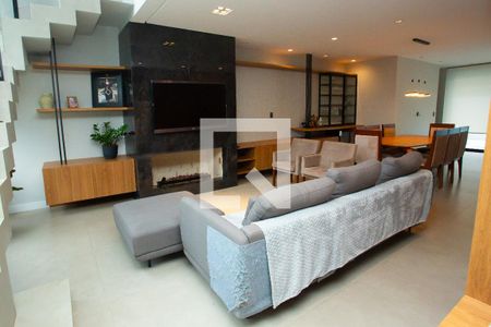 Sala de casa de condomínio à venda com 4 quartos, 210m² em Fátima, Canoas