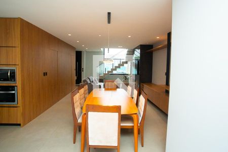 Sala de casa de condomínio à venda com 4 quartos, 210m² em Fátima, Canoas