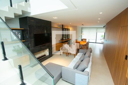 Sala de casa de condomínio à venda com 4 quartos, 210m² em Fátima, Canoas