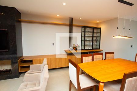 Sala de casa de condomínio à venda com 4 quartos, 210m² em Fátima, Canoas