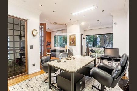 Casa à venda com 2 quartos, 1000m² em Jardim America, São Paulo