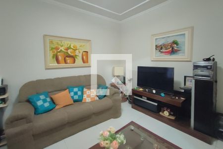 Sala de Estar de casa para alugar com 2 quartos, 250m² em Vila Aurocan, Campinas