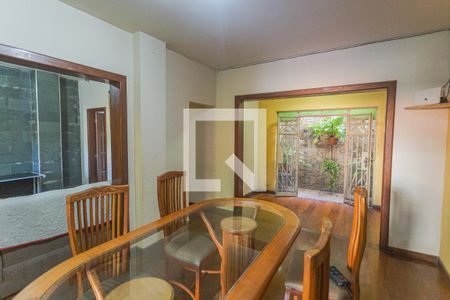 Sala 1 de casa à venda com 4 quartos, 321m² em Pompéia, Belo Horizonte