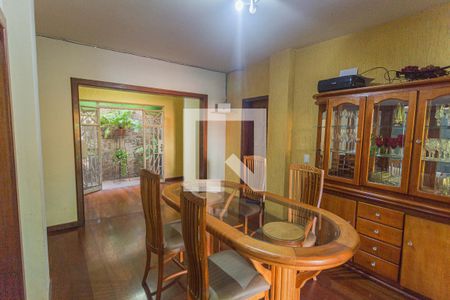 Sala 1 de casa à venda com 4 quartos, 321m² em Pompéia, Belo Horizonte