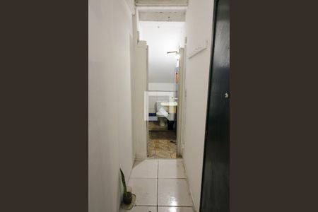 Banheiro de kitnet/studio para alugar com 1 quarto, 30m² em Nonoai, Porto Alegre