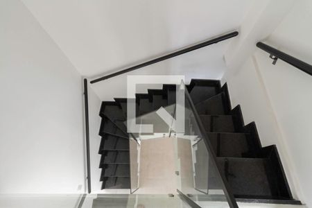 Escada de casa à venda com 3 quartos, 108m² em Alto Caiçaras, Belo Horizonte