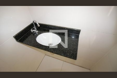 Lavabo de casa à venda com 3 quartos, 120m² em Vila Olinda, São Paulo