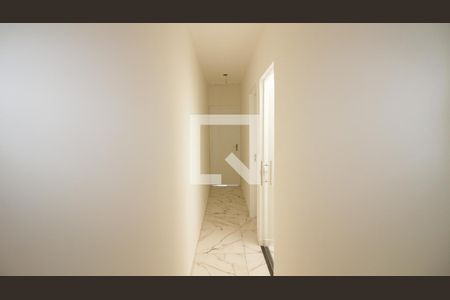 Corredor de casa à venda com 3 quartos, 120m² em Vila Olinda, São Paulo