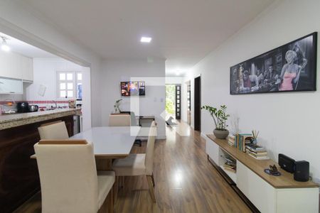 Sala de casa à venda com 4 quartos, 262m² em Camaquã, Porto Alegre