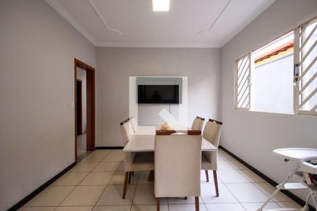 Casa à venda com 5 quartos, 410m² em João Pinheiro, Belo Horizonte