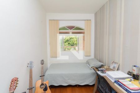 Quarto 1 de casa à venda com 4 quartos, 180m² em Milionários, Belo Horizonte