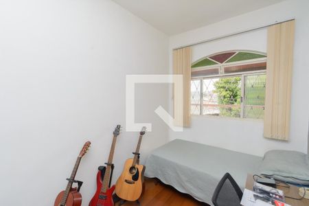 Quarto 1 de casa à venda com 4 quartos, 180m² em Milionários, Belo Horizonte