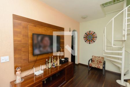 Sala de casa à venda com 4 quartos, 180m² em Milionários, Belo Horizonte