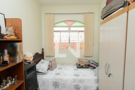 Quarto 2 de casa à venda com 4 quartos, 180m² em Milionários, Belo Horizonte