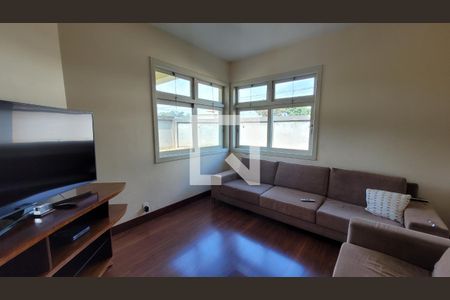 Sala de TV de casa à venda com 3 quartos, 1000m² em Ingá, Betim