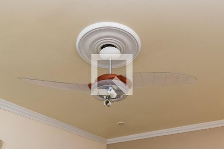 Sala de casa à venda com 4 quartos, 168m² em Brás de Pina, Rio de Janeiro