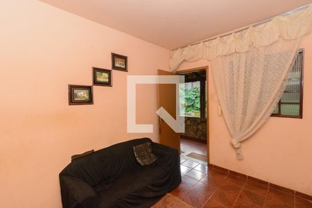 Sala de casa para alugar com 2 quartos, 350m² em Milionários, Belo Horizonte