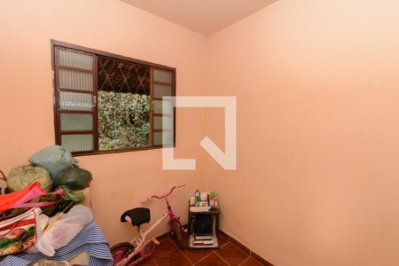 Quarto 1 de casa para alugar com 2 quartos, 350m² em Milionários, Belo Horizonte