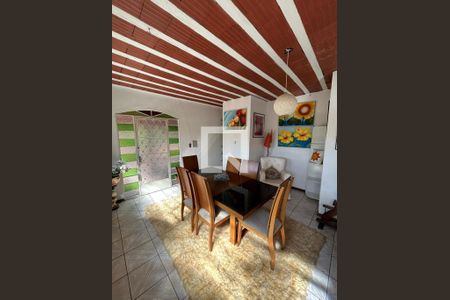 Sala de casa à venda com 3 quartos, 180m² em Vila Cloris, Belo Horizonte