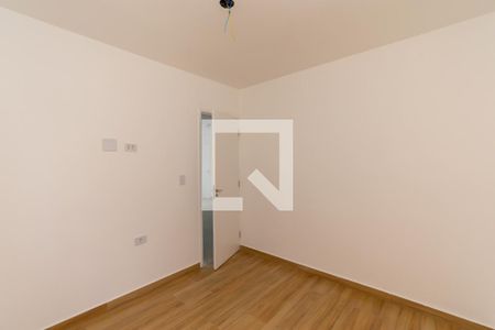 Quarto 2 de apartamento para alugar com 2 quartos, 47m² em Vila Lucia, São Paulo