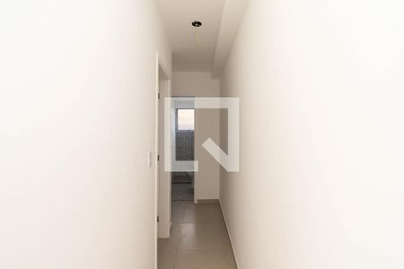 Corredor de apartamento para alugar com 2 quartos, 47m² em Vila Lucia, São Paulo
