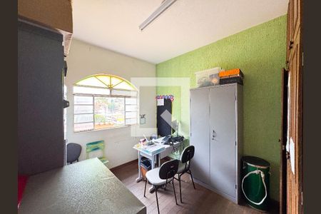 Quarto 1 de casa à venda com 3 quartos, 250m² em Santa Cruz Industrial, Contagem