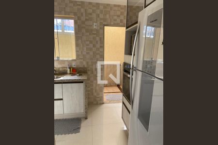 Casa à venda com 4 quartos, 250m² em Vila Nair, São Paulo